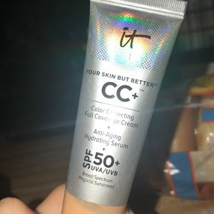 used once! NEW IT COSMETICS FOUNDATION